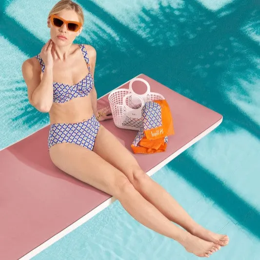 Huit Dive in Pareo